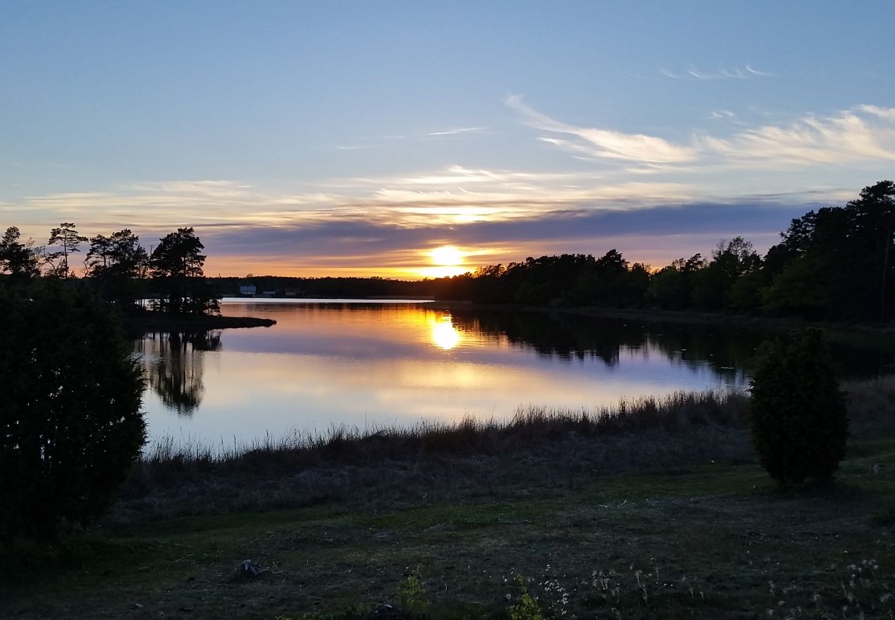 Stuga i Ålem - Semester vid havet med massor av utrymme och solterrass