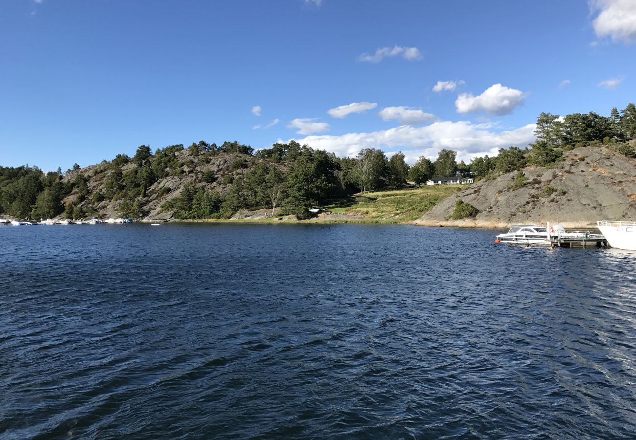 Stuga i Uddevalla - Högklassigt skärgårdshus vid havet i söderläge på Västkusten