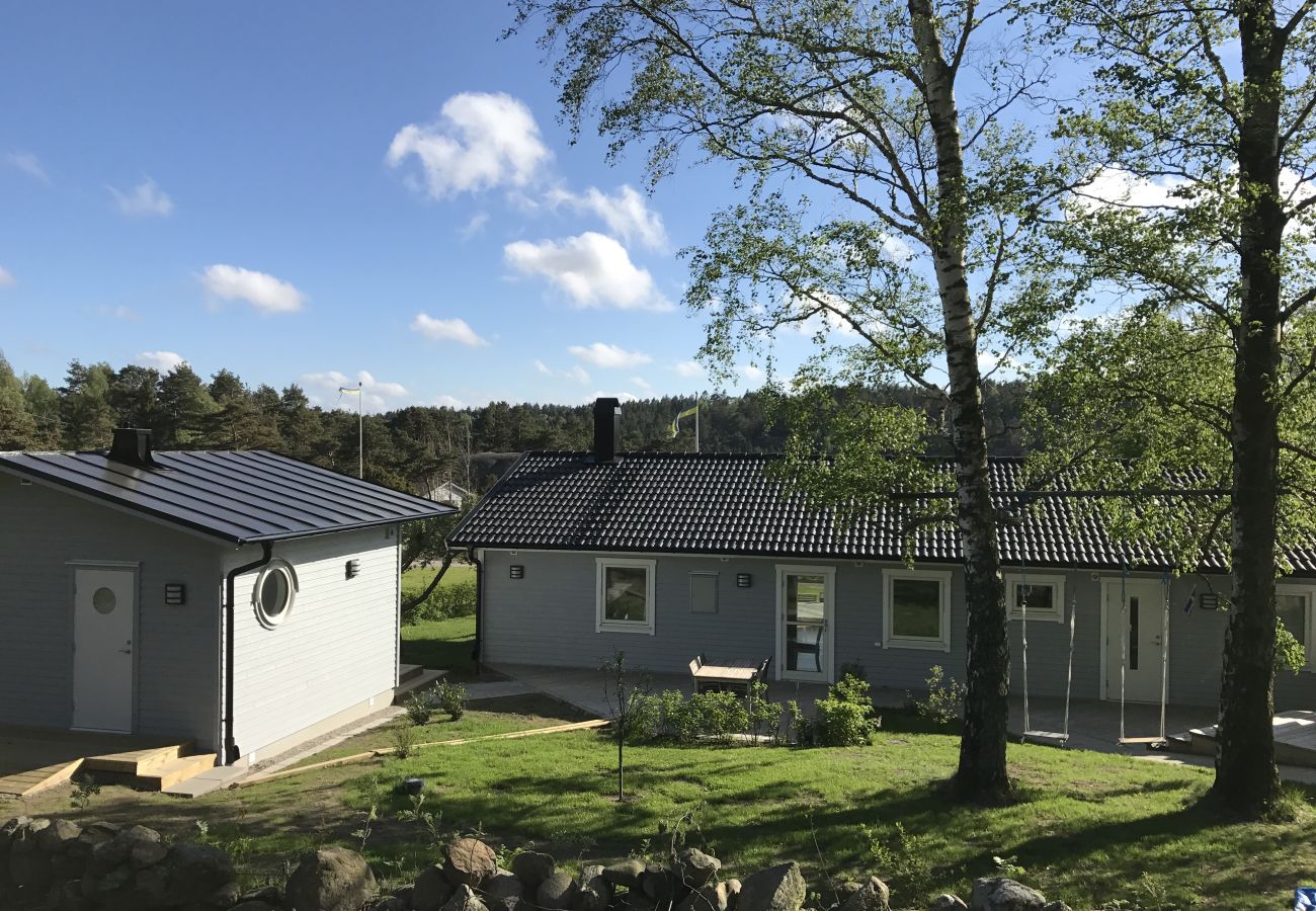 Stuga i Uddevalla - Högklassigt skärgårdshus vid havet i söderläge på Västkusten