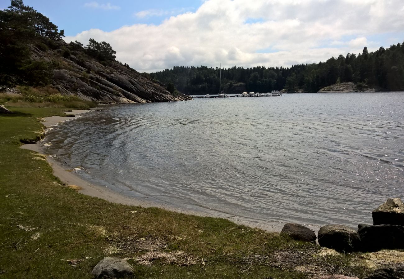 Stuga i Uddevalla - Högklassigt skärgårdshus vid havet i söderläge på Västkusten