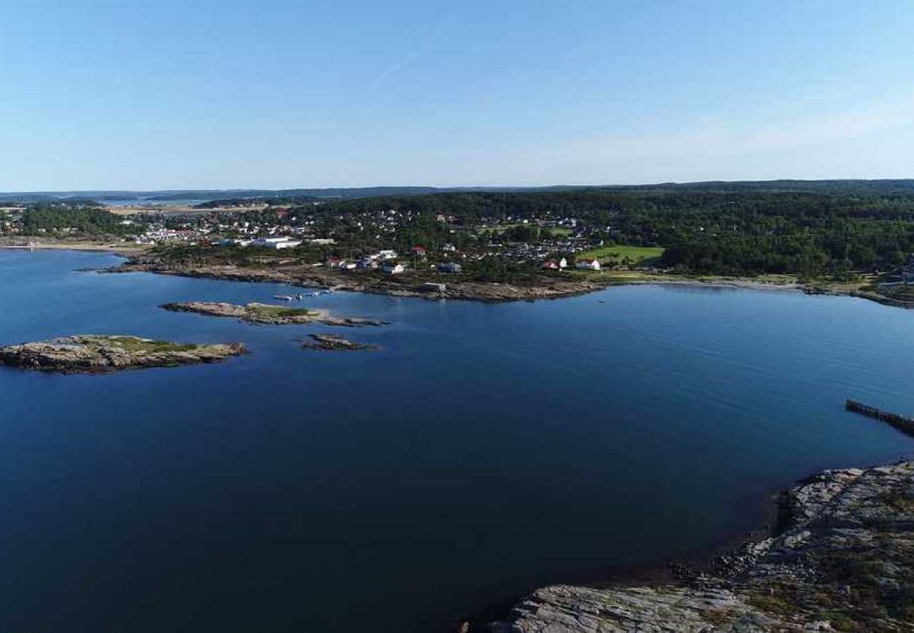 Stuga i Åsa - Stort fritidshus 400 meter från havet