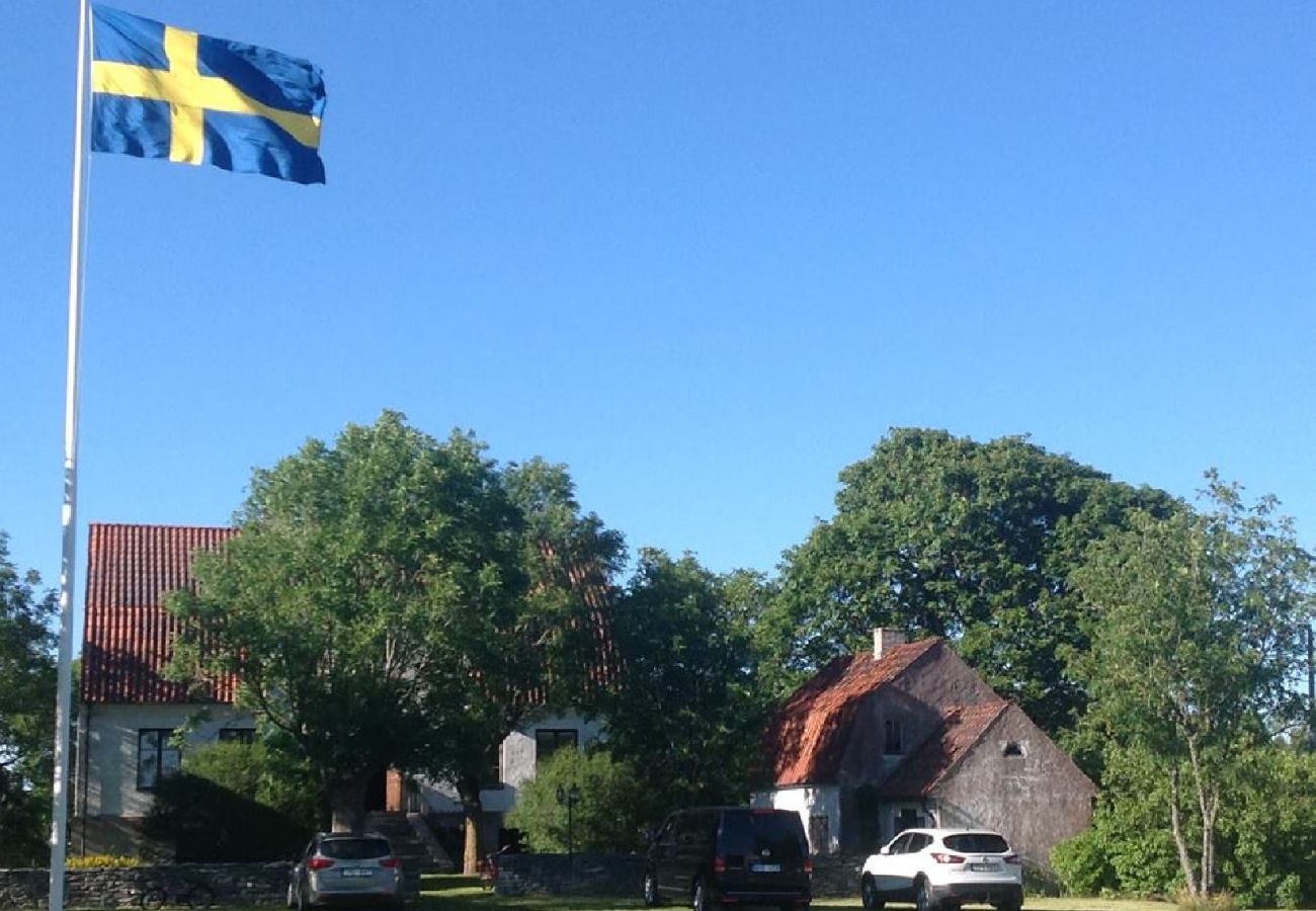 Stuga i Visby - Semester på Gotland på en herrgård med gott om plats