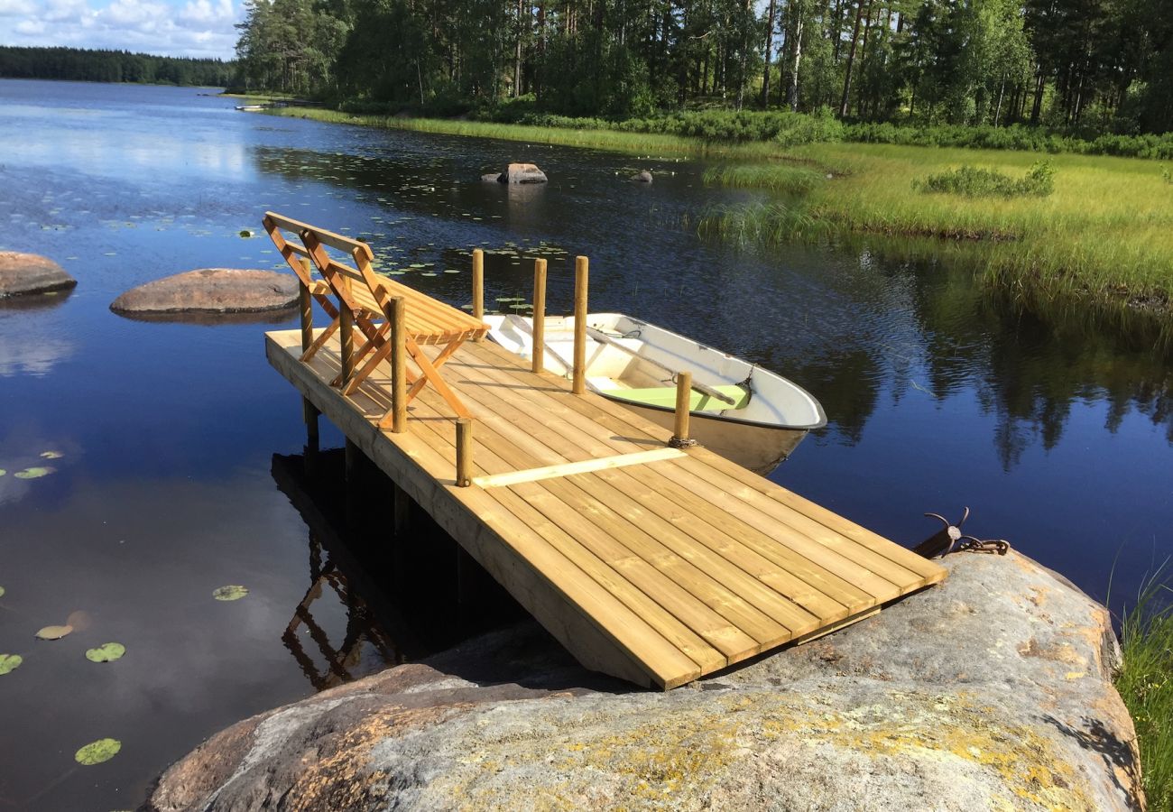 Stuga i Hovmantorp - I Smålands djupa skogar