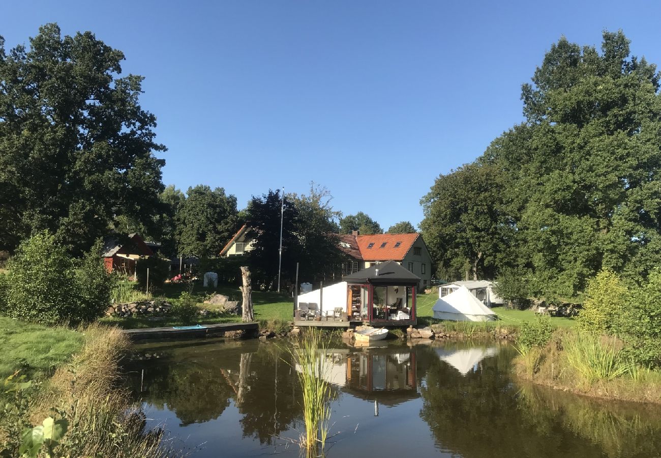 Stuga i Tyringe - Rollerbü viltpark