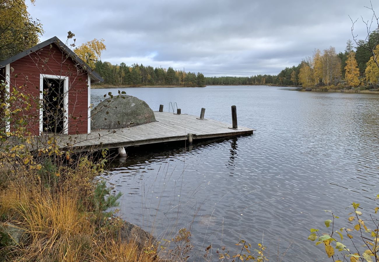 Stuga i Målilla - Mysigt semesterhus i vackra Småland