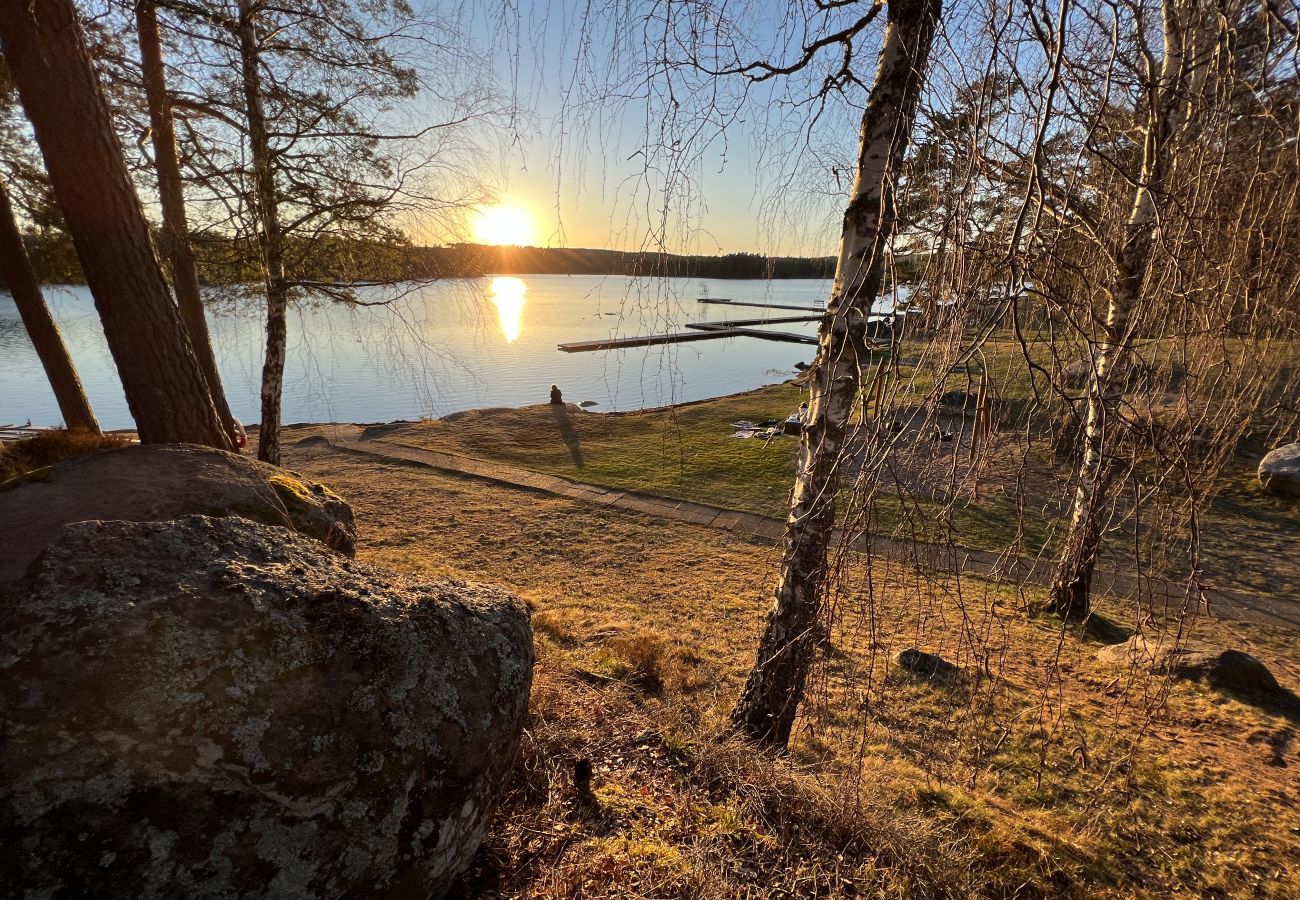 Stuga i Målilla - Mysigt semesterhus i vackra Småland