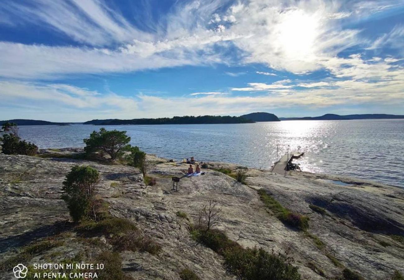 Stuga i Uddevalla - Stuga vid Byfjorden