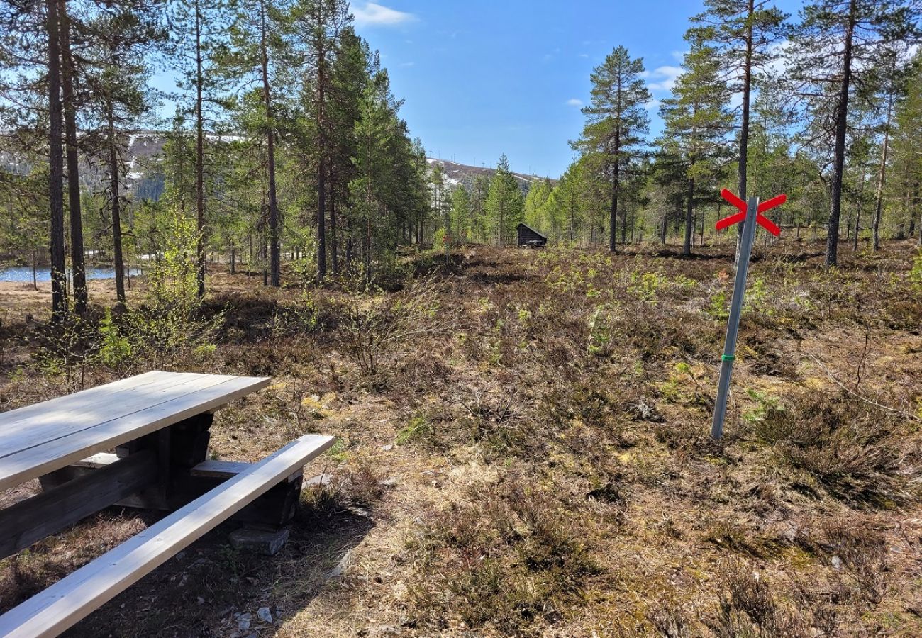 Stuga i Sälen - Skidsemester i fjällen eller vandringssemester med bastu vid foten av bergen