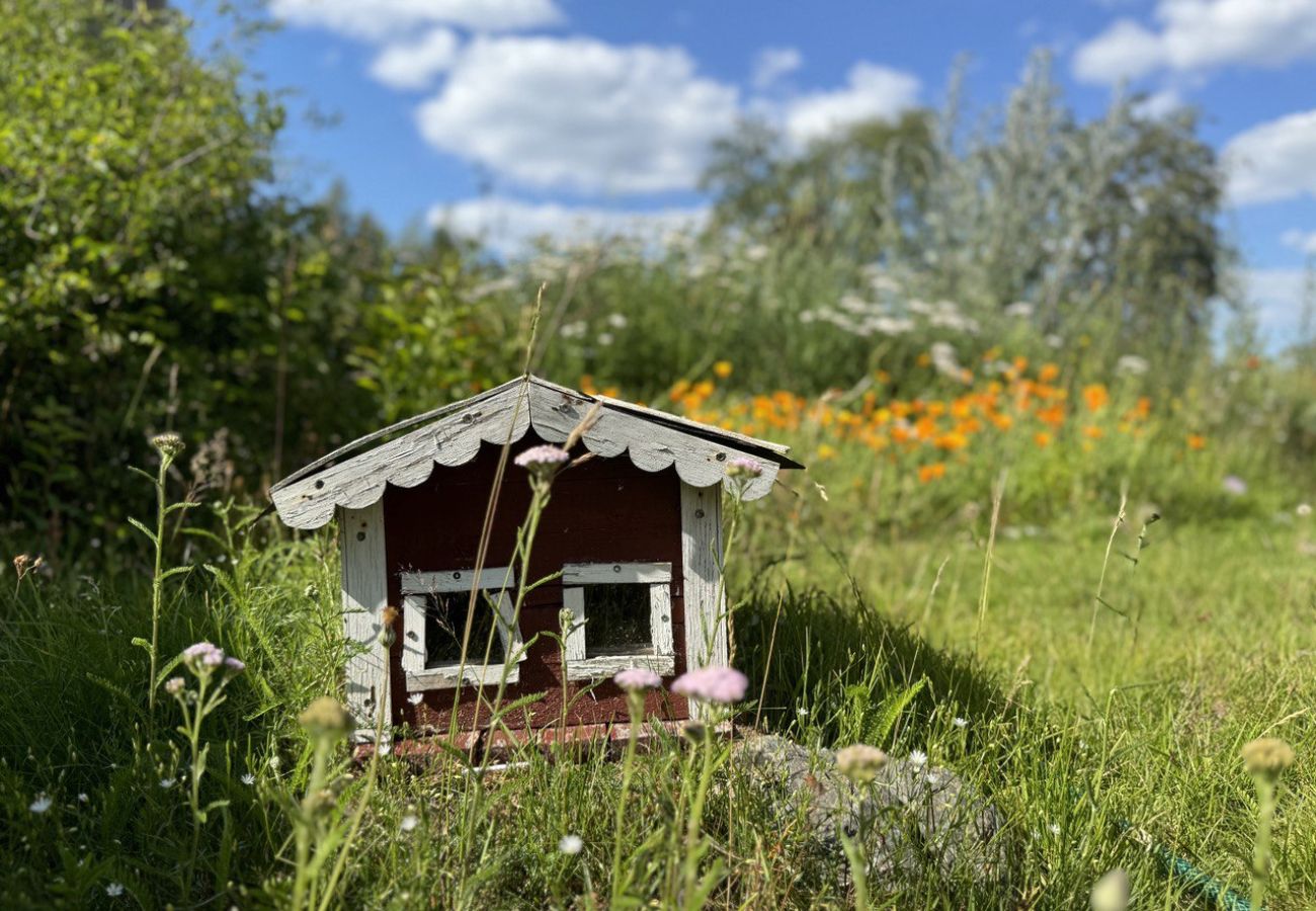 Stuga i Järnforsen - Vackert, modernt fritidshus i Småland nära  Pippi och Emil