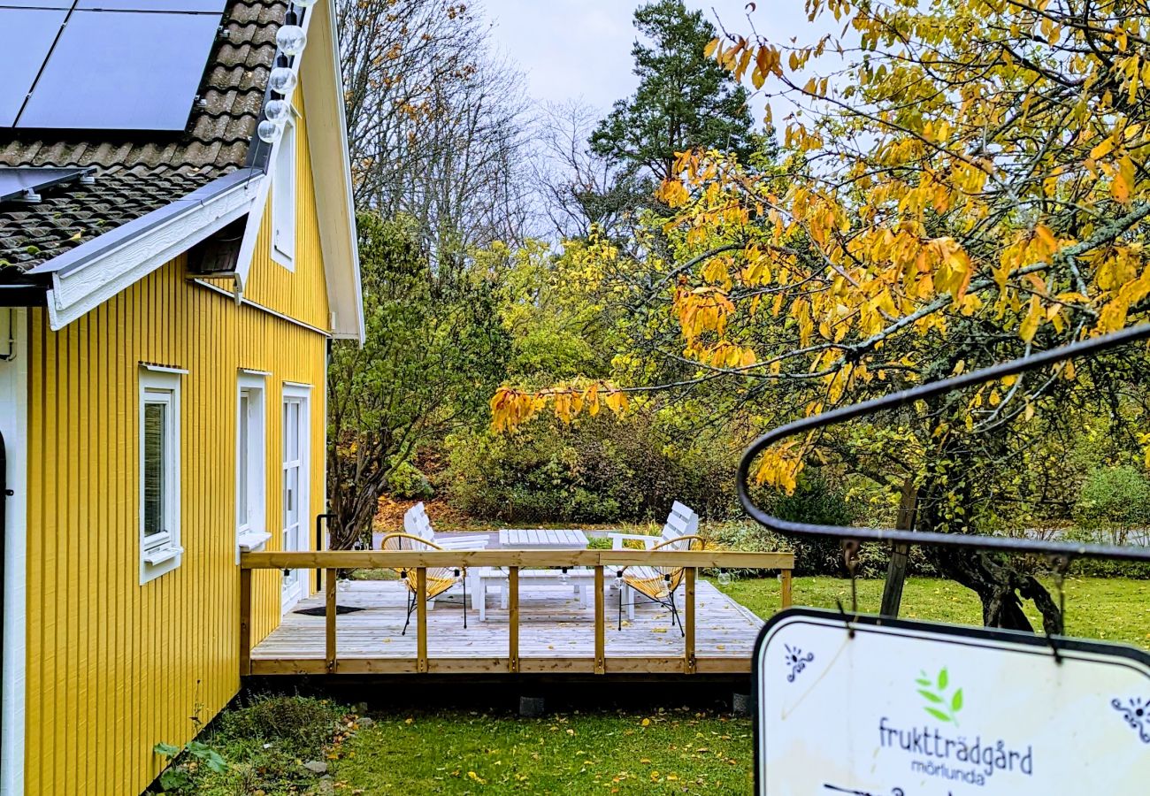 Stuga i Mörlunda - Fin villa med egen fruktträdgård i Småland