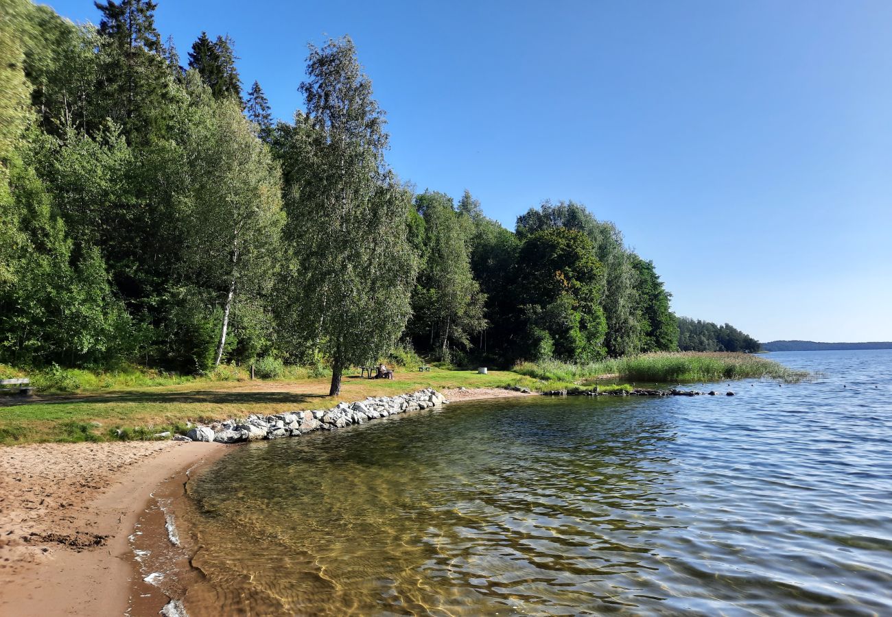 Stuga i Grödinge - Modernt fritidshus med internet, nära havet utanför Stockholm