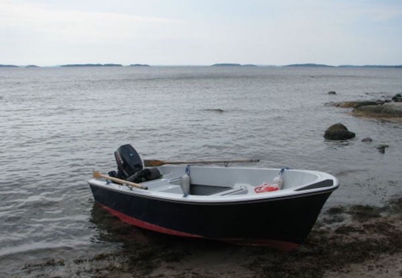 Stuga i Tyresö - Drömläge med havsutsikt i naturreservatet i Stockholms skärgård