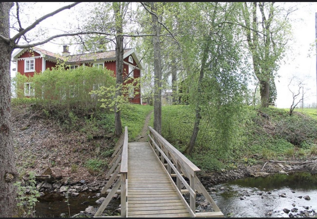 Stuga i Kopparberg - Mysigt familjevänligt semesterhus i Bergslagen perfekt för semestern och avkoppling!